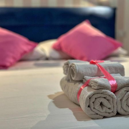 Santo Apartment In Trastevere Рим Екстер'єр фото